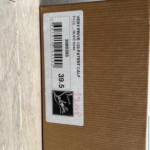 CHRISTIAN Louboutin peep toe very price 120nude heels - Picture 9 of 10